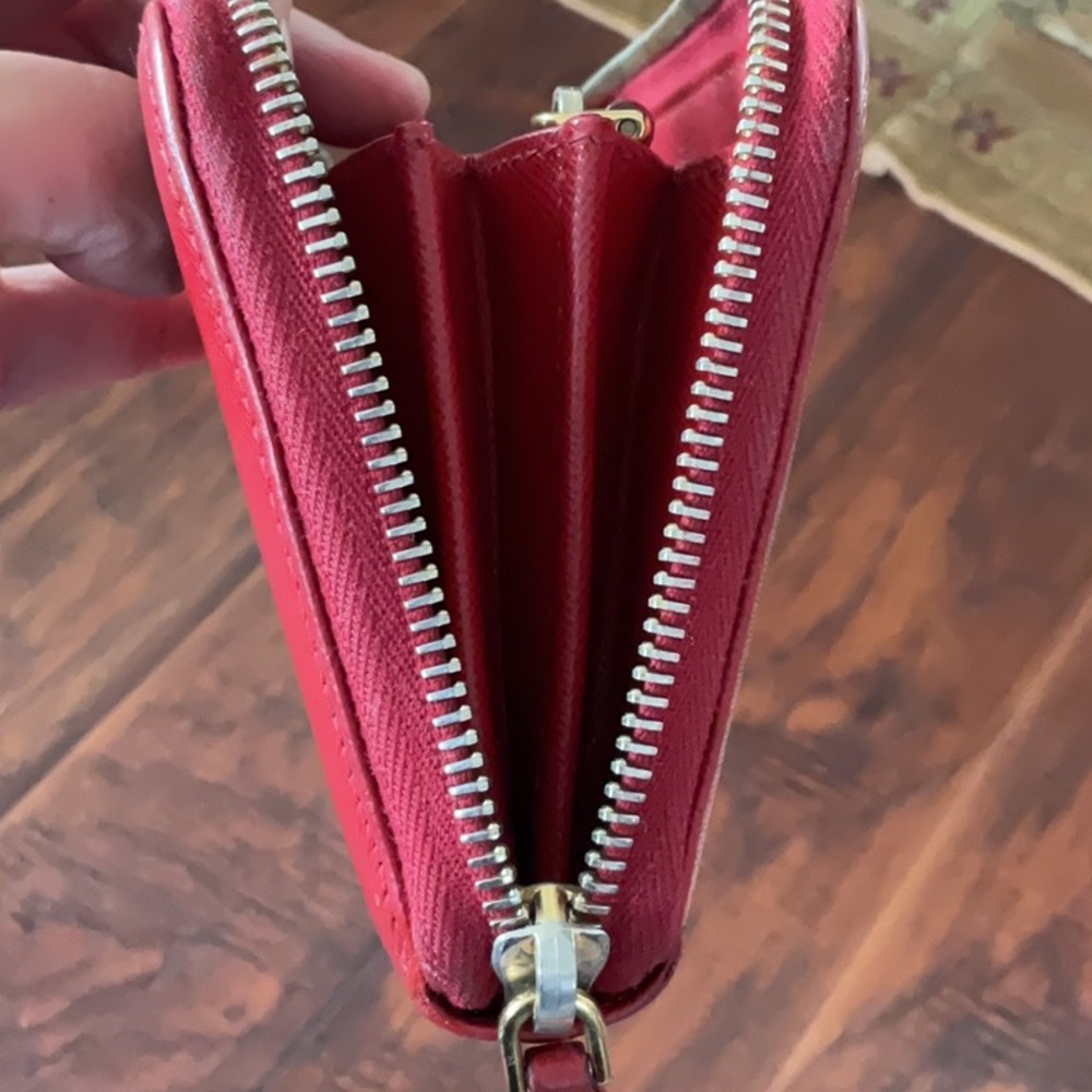 Prada SALE $85 RED Leather Zippy Wallet - Picture 11 of 11